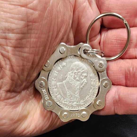 Commemorative 1959 Mexican Silver Peso Keychain 10% Silver Biker Chain Keyring - Picture 1 of 8